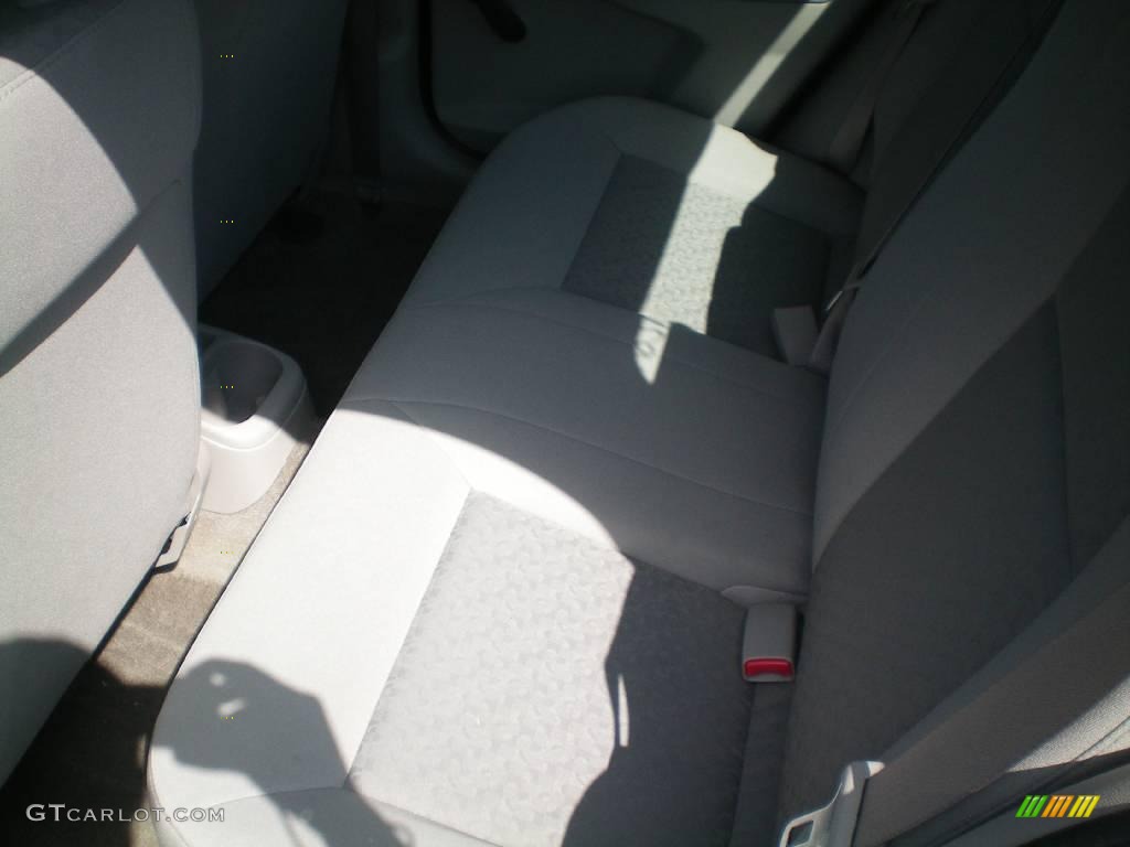 2005 Cobalt Sedan - Summit White / Gray photo #3