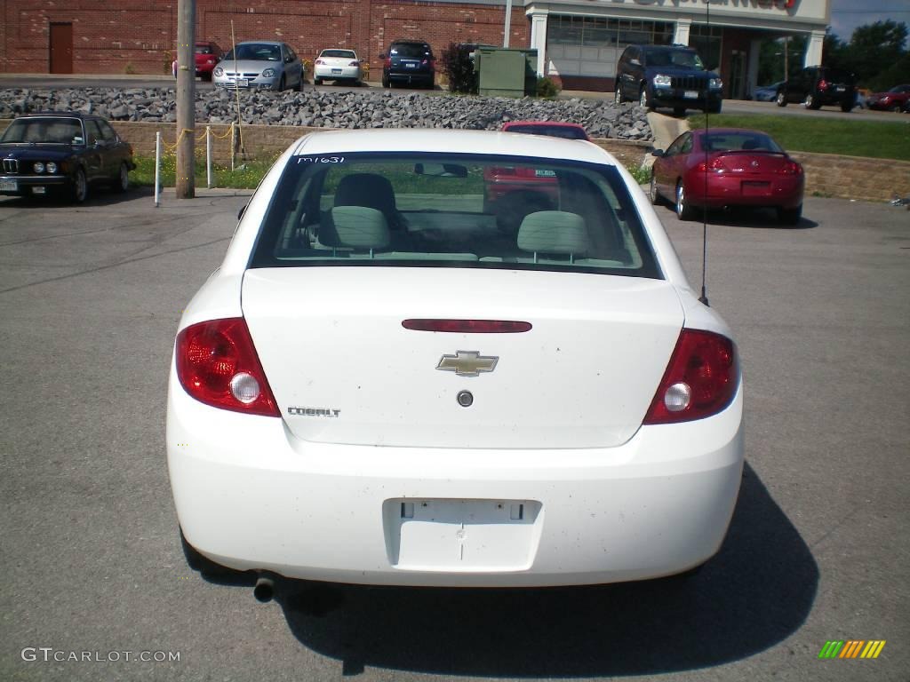 2005 Cobalt Sedan - Summit White / Gray photo #9