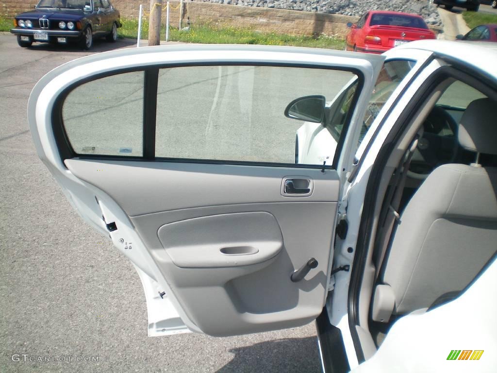 2005 Cobalt Sedan - Summit White / Gray photo #17