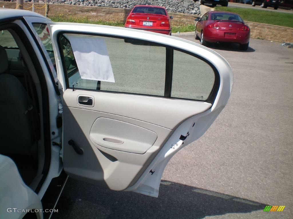 2005 Cobalt Sedan - Summit White / Gray photo #20