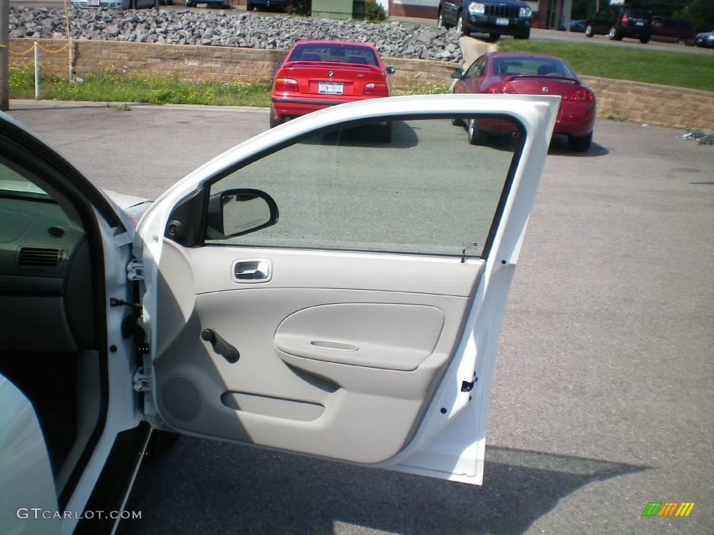 2005 Cobalt Sedan - Summit White / Gray photo #22