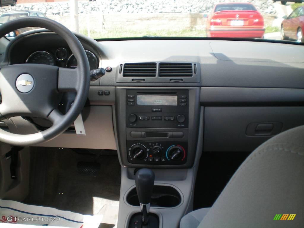 2005 Cobalt Sedan - Summit White / Gray photo #25