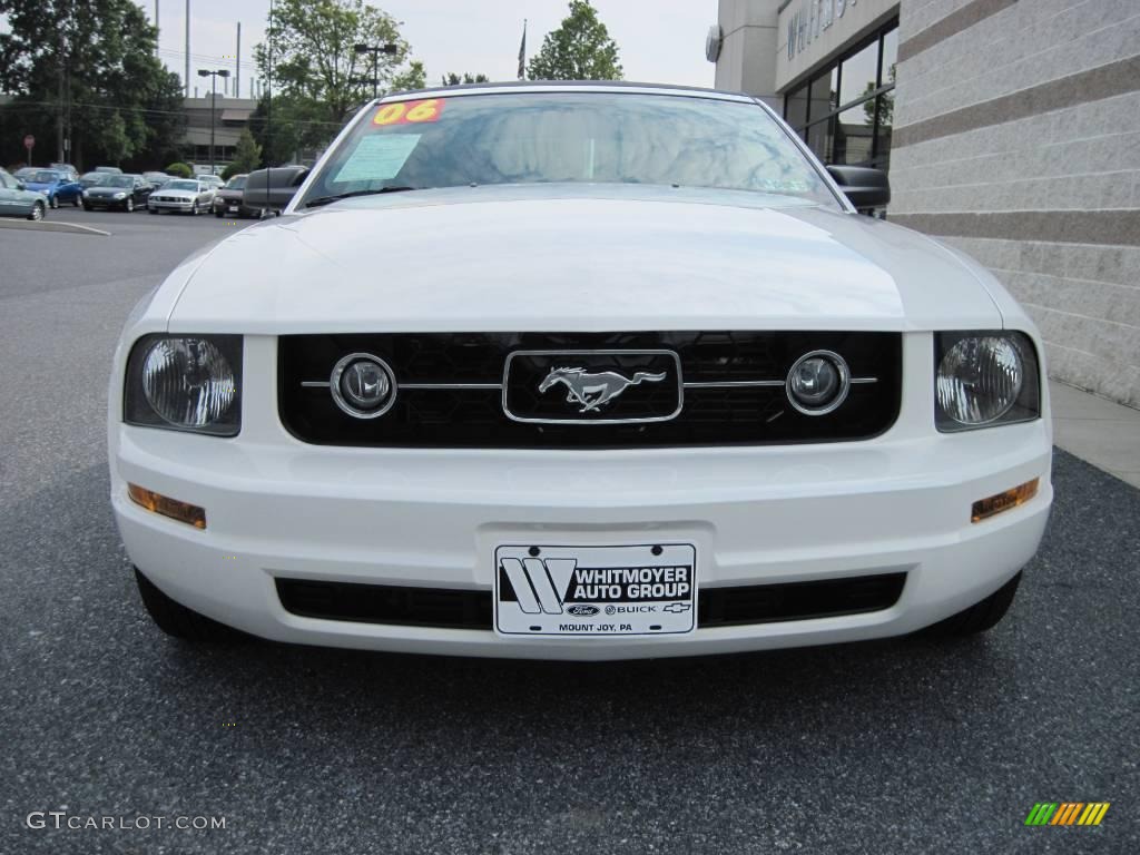 2006 Mustang V6 Deluxe Convertible - Performance White / Dark Charcoal photo #2
