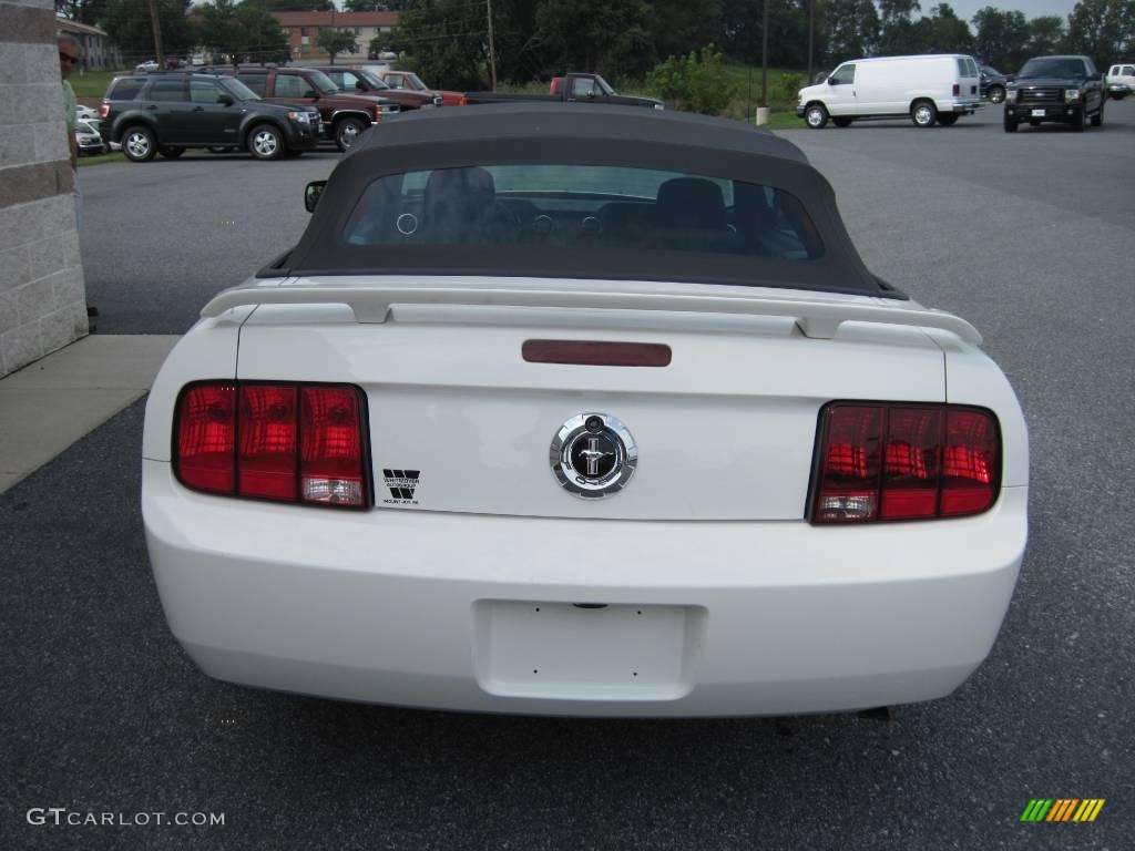 2006 Mustang V6 Deluxe Convertible - Performance White / Dark Charcoal photo #6