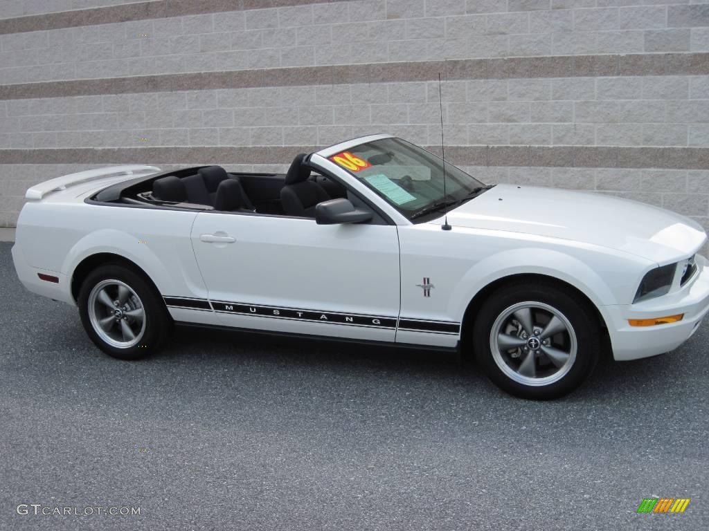 2006 Mustang V6 Deluxe Convertible - Performance White / Dark Charcoal photo #9
