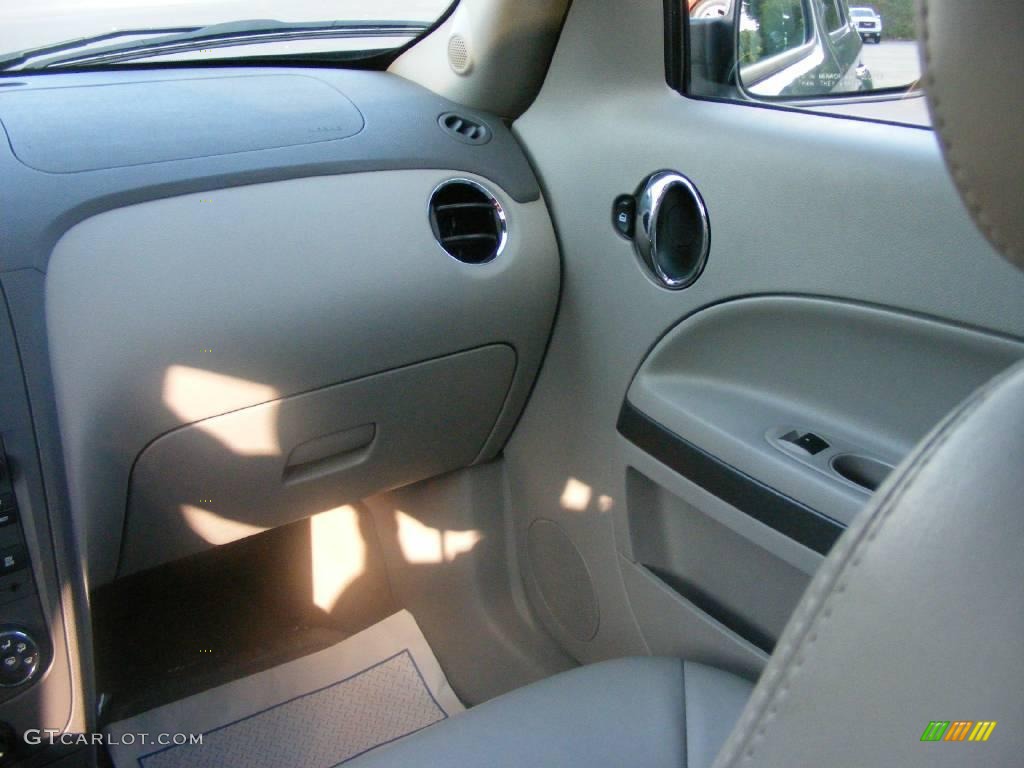 2009 HHR LT - Dark Gray Metallic / Gray photo #17