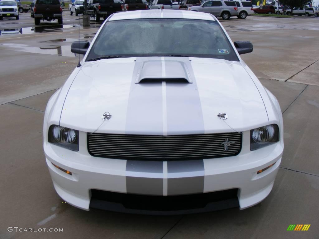2007 Mustang Shelby GT Coupe - Performance White / Dark Charcoal photo #8