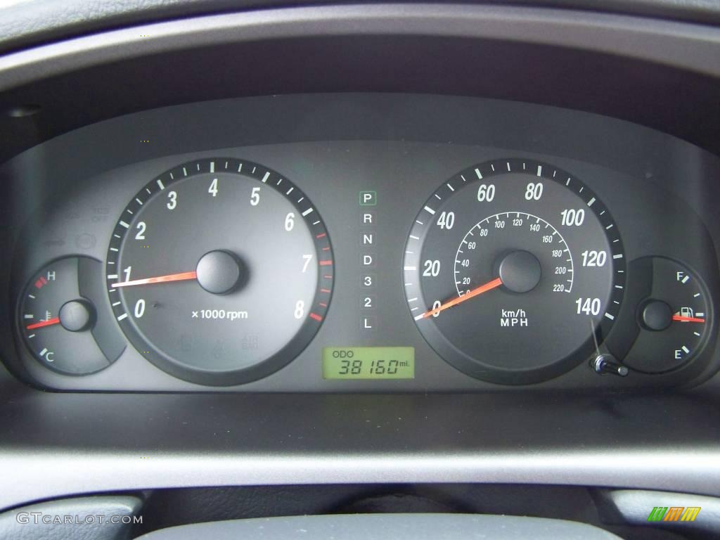 2004 Elantra GLS Sedan - Sterling Silver / Gray photo #13