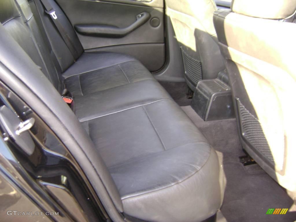 2002 3 Series 330i Sedan - Jet Black / Black photo #12