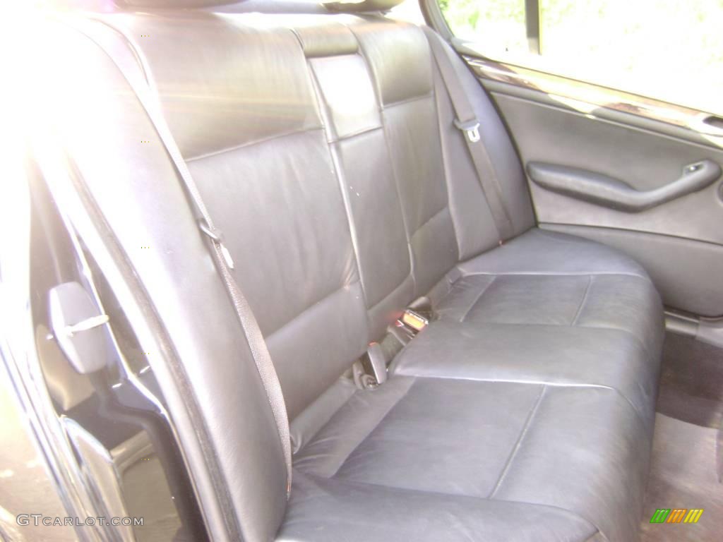 2002 3 Series 330i Sedan - Jet Black / Black photo #13