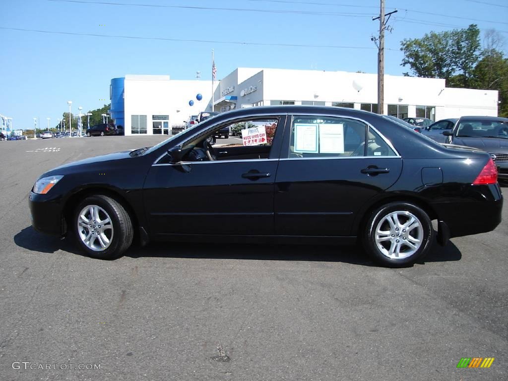 2006 Accord SE Sedan - Nighthawk Black Pearl / Ivory photo #2