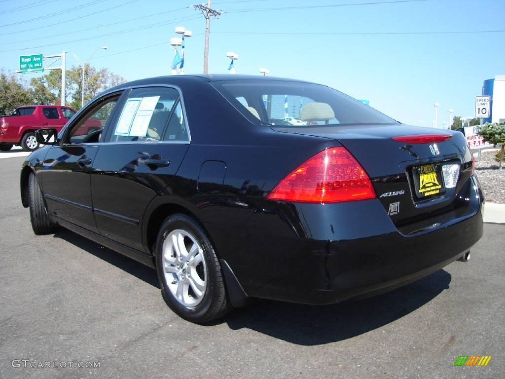 2006 Accord SE Sedan - Nighthawk Black Pearl / Ivory photo #3