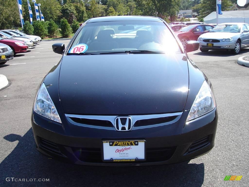 2006 Accord SE Sedan - Nighthawk Black Pearl / Ivory photo #8