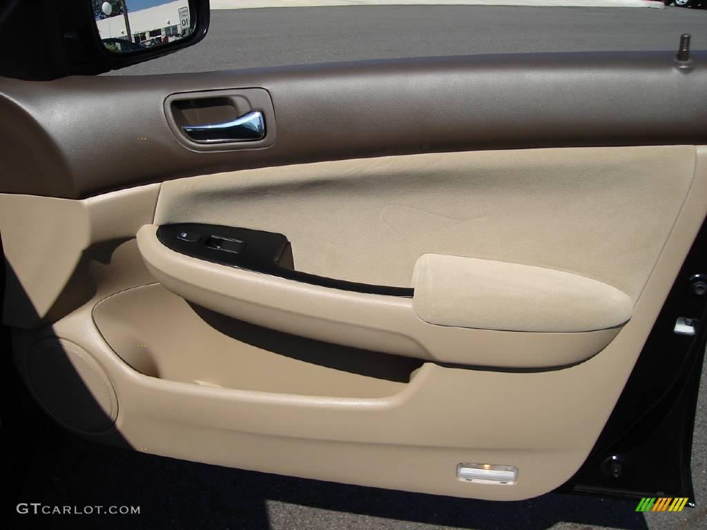 2006 Accord SE Sedan - Nighthawk Black Pearl / Ivory photo #16