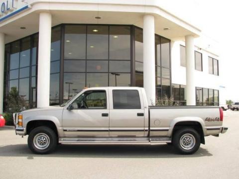 2000 Chevrolet Silverado 2500 LS Crew Cab 4x4 Data, Info and Specs