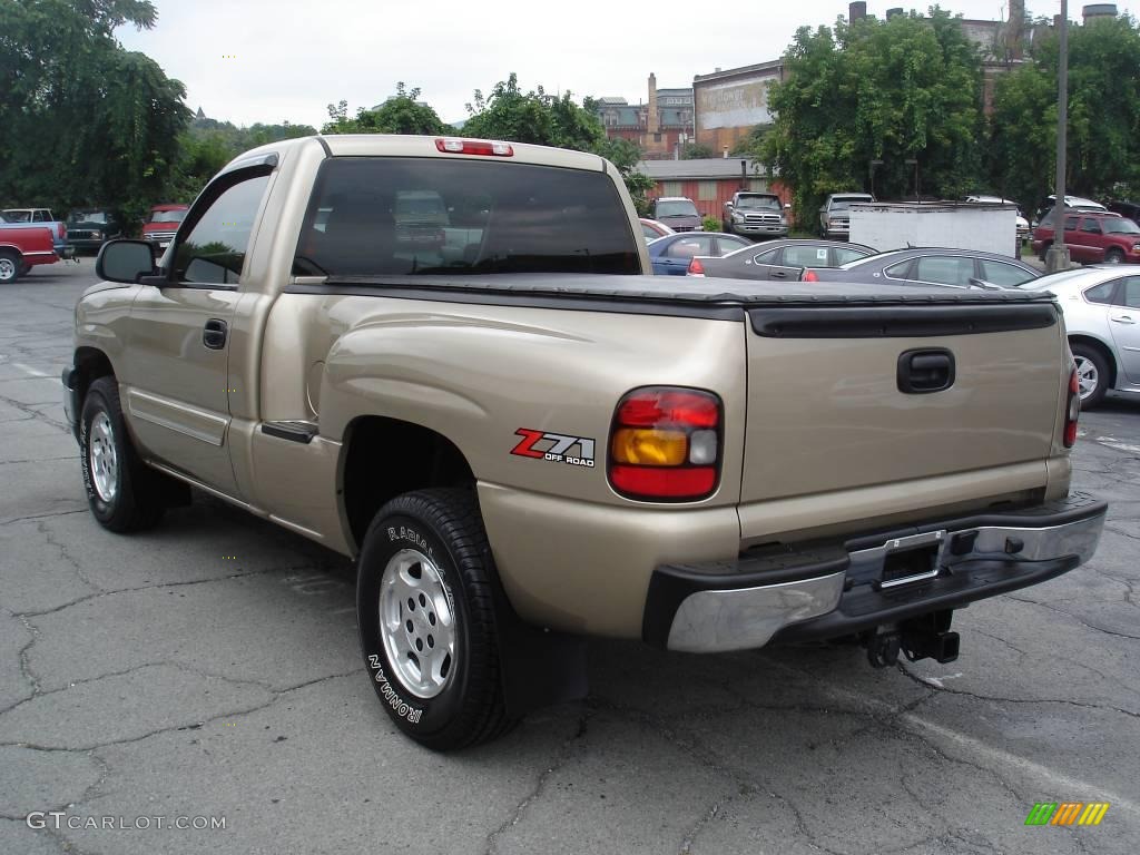 2004 Silverado 1500 Z71 Regular Cab 4x4 - Sandstone Metallic / Tan photo #4