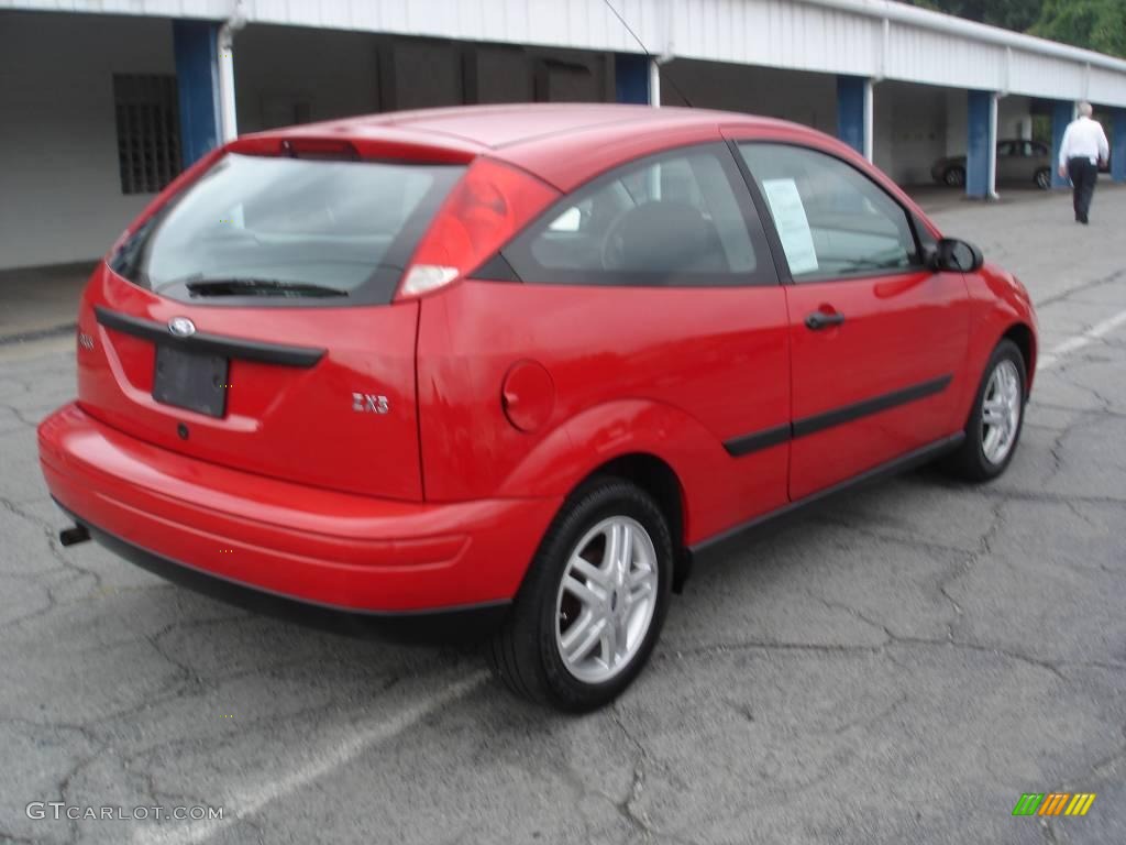 2000 Focus ZX3 Coupe - Infra-Red / Dark Charcoal photo #2