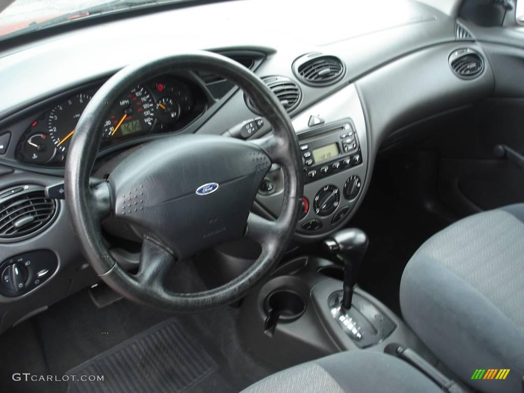 2000 Focus ZX3 Coupe - Infra-Red / Dark Charcoal photo #7