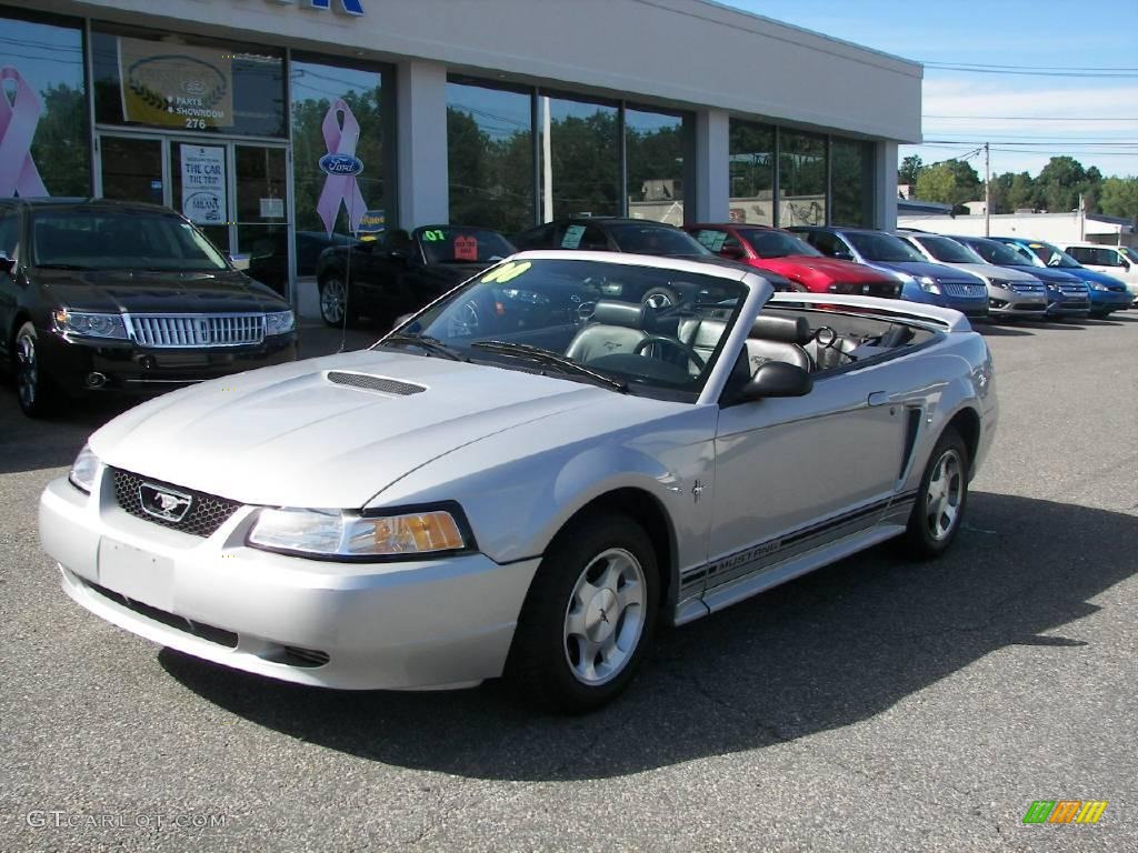 2000 Mustang V6 Convertible - Silver Metallic / Dark Charcoal photo #2