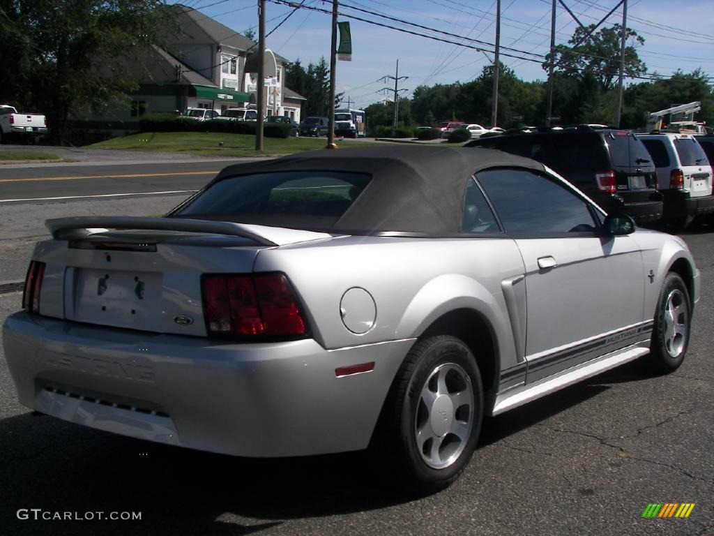 2000 Mustang V6 Convertible - Silver Metallic / Dark Charcoal photo #3