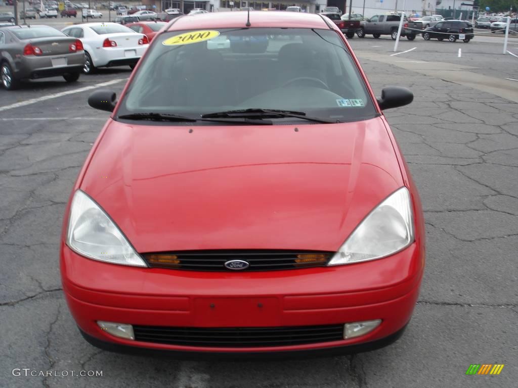 2000 Focus ZX3 Coupe - Infra-Red / Dark Charcoal photo #18