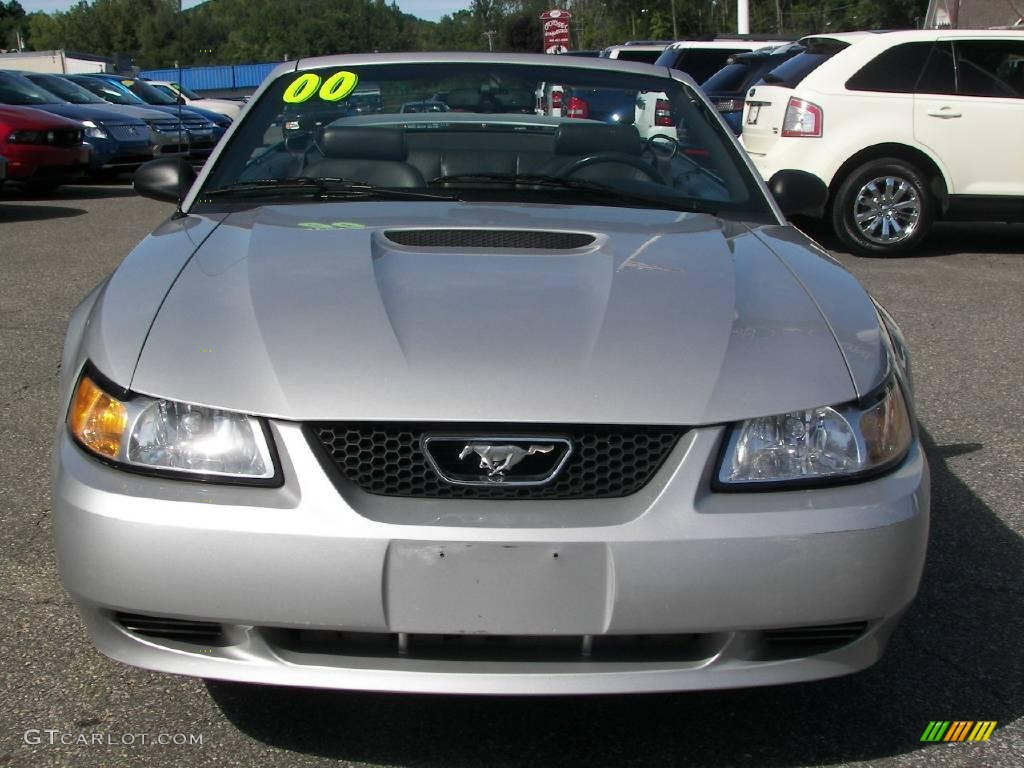 2000 Mustang V6 Convertible - Silver Metallic / Dark Charcoal photo #26