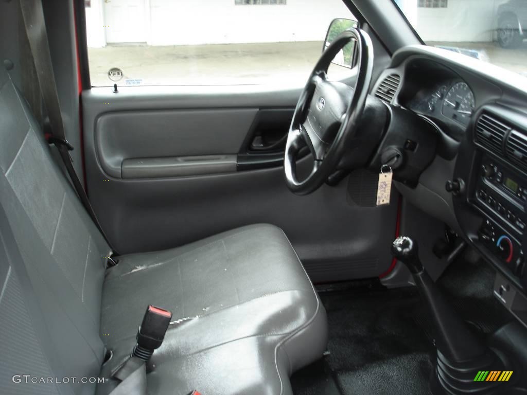 2001 Ranger Regular Cab - Bright Red / Dark Graphite photo #21