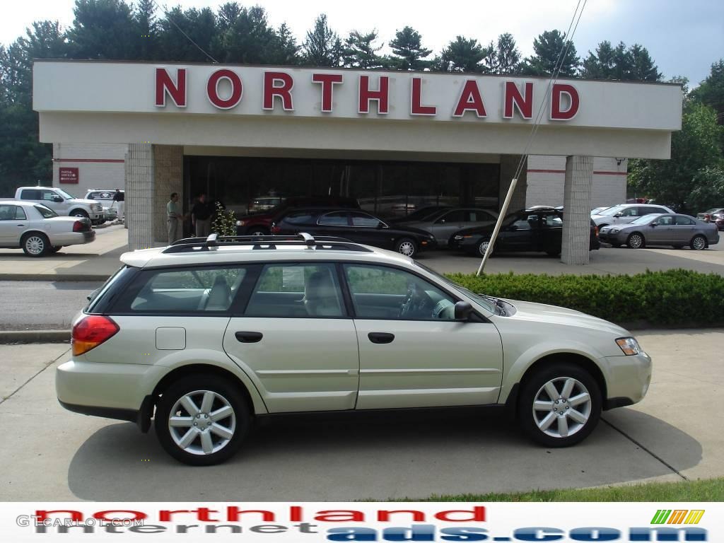 2006 Outback 2.5i Wagon - Champagne Gold Opalescent / Taupe photo #1