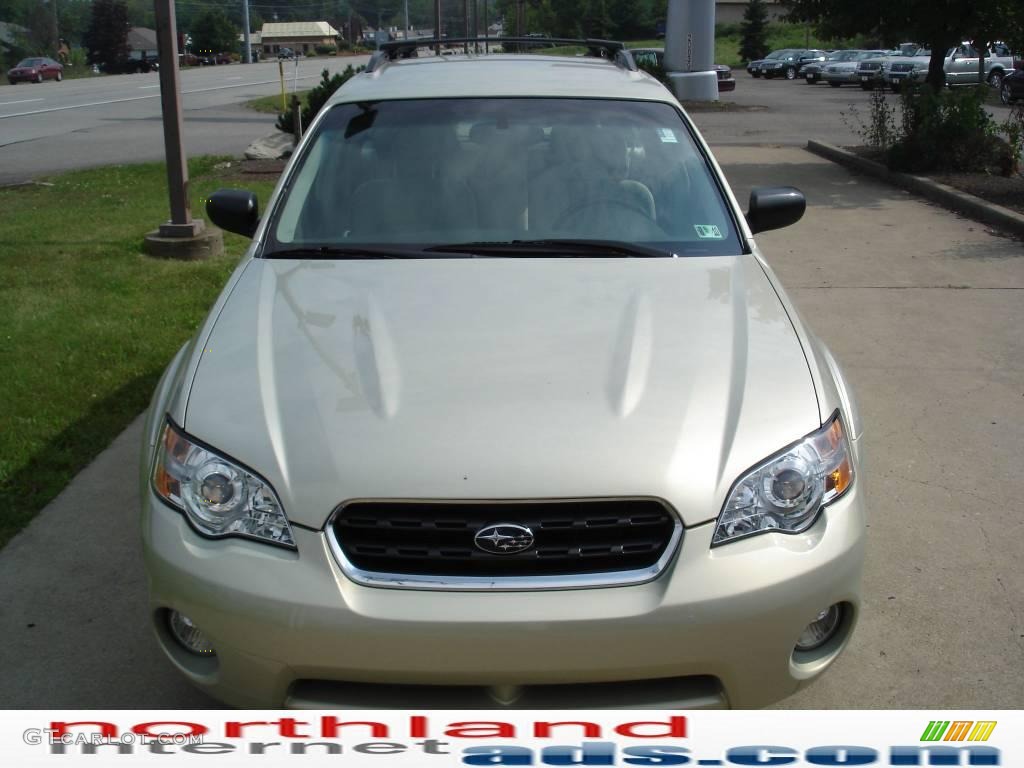 2006 Outback 2.5i Wagon - Champagne Gold Opalescent / Taupe photo #14