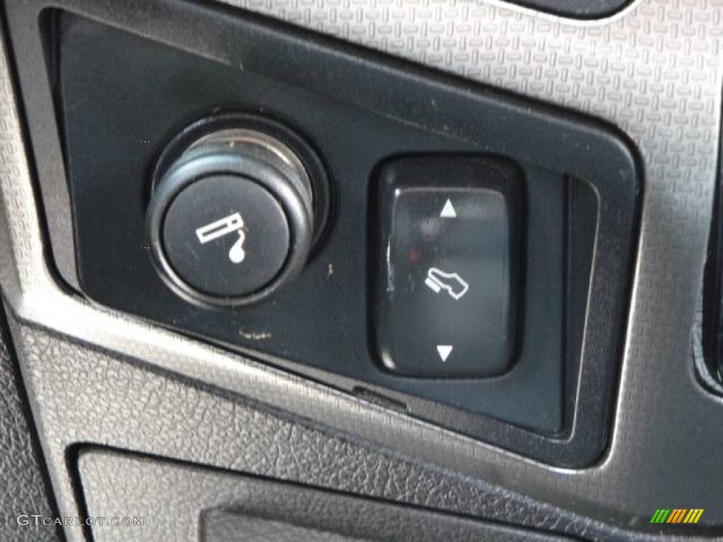 2008 F350 Super Duty FX4 Crew Cab 4x4 - Black / Black photo #24