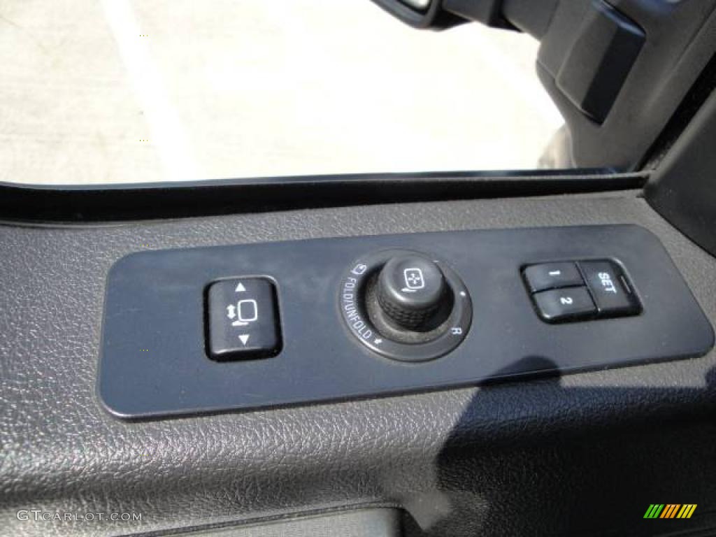 2008 F350 Super Duty FX4 Crew Cab 4x4 - Black / Black photo #29