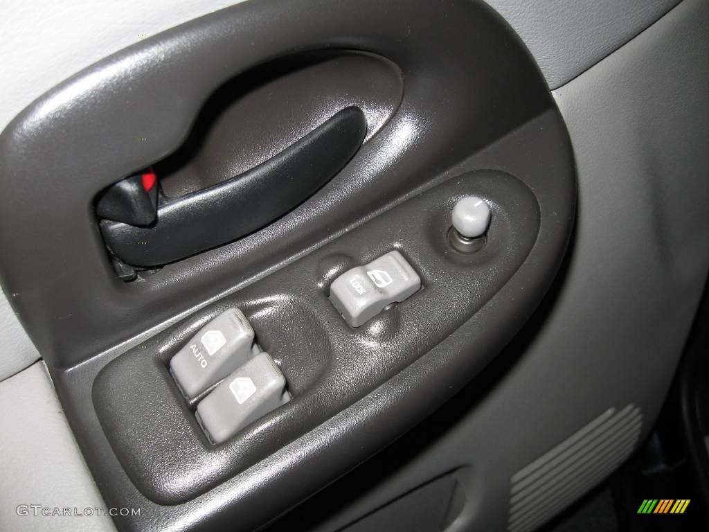 2005 Montana  - Dark Blue Metallic / Gray photo #11