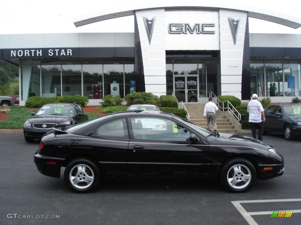 2005 Sunfire Coupe - Black / Graphite photo #1