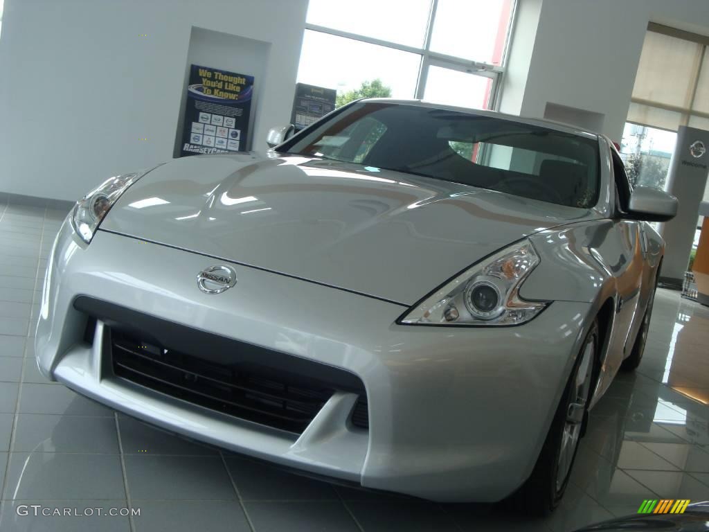 2009 370Z Coupe - Brilliant Silver / Black Cloth photo #1