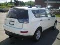 Diamond White Pearl - Outlander LS 4WD Photo No. 10