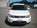 Diamond White Pearl - Outlander LS 4WD Photo No. 13