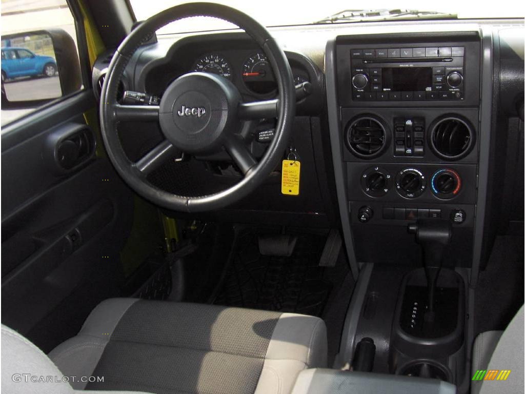 2007 Wrangler Unlimited X - Rescue Green Metallic / Dark Slate Gray/Medium Slate Gray photo #8