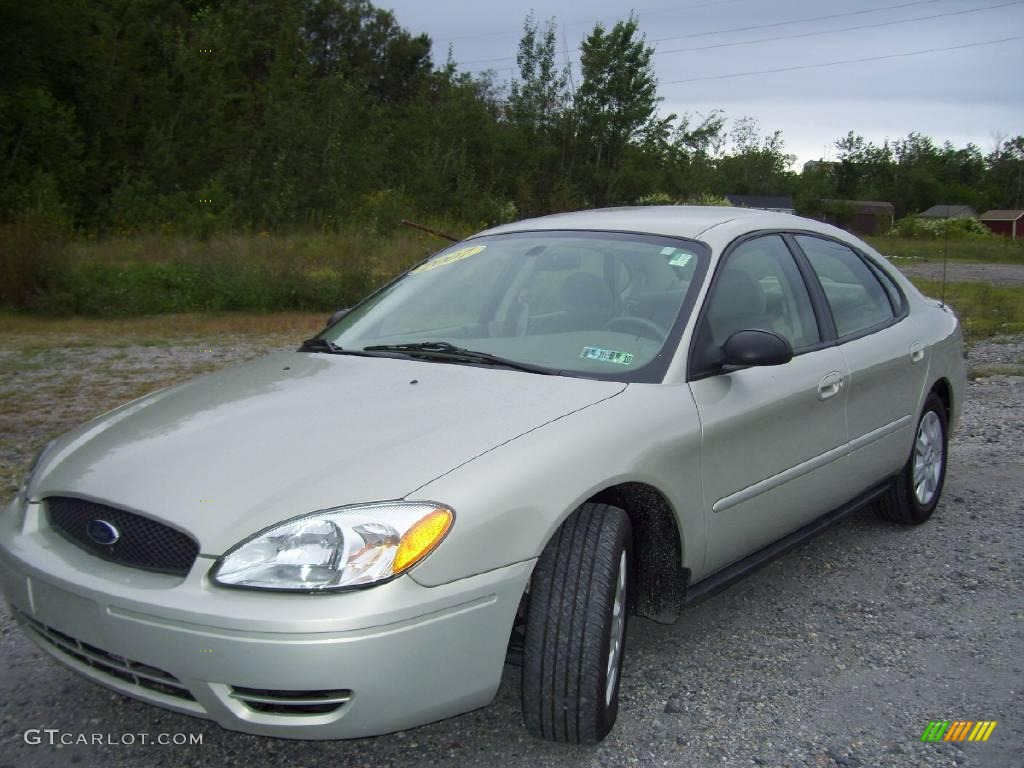 2007 Taurus SE - Gold Ash Metallic / Medium/Dark Pebble photo #1