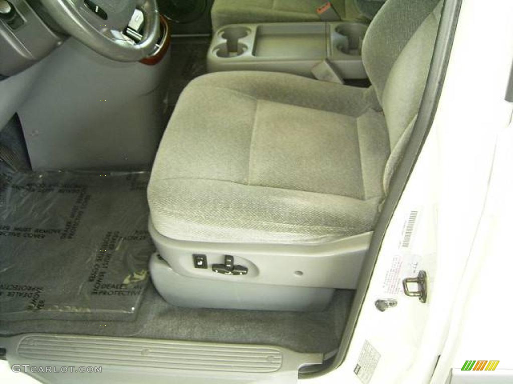 2003 Sedona EX - Clear White / Gray photo #8
