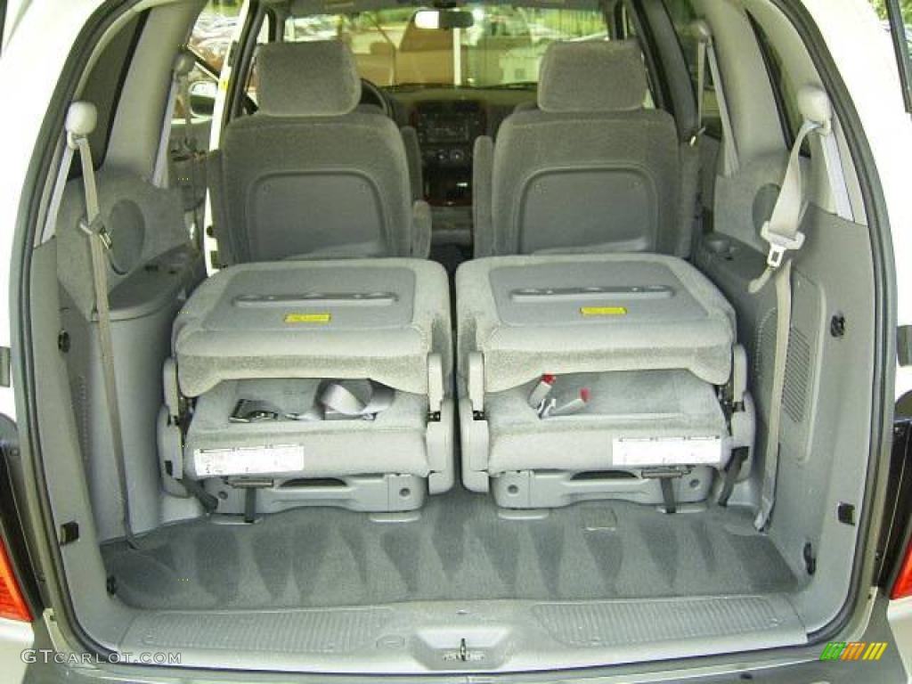 2003 Sedona EX - Clear White / Gray photo #12