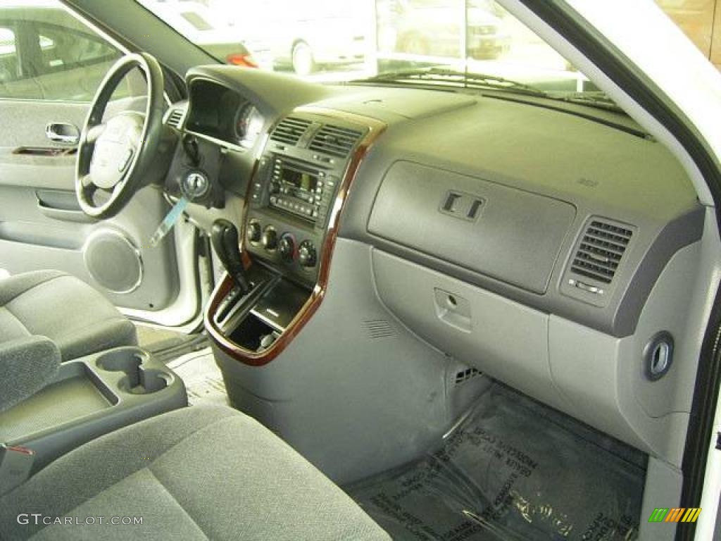 2003 Sedona EX - Clear White / Gray photo #16