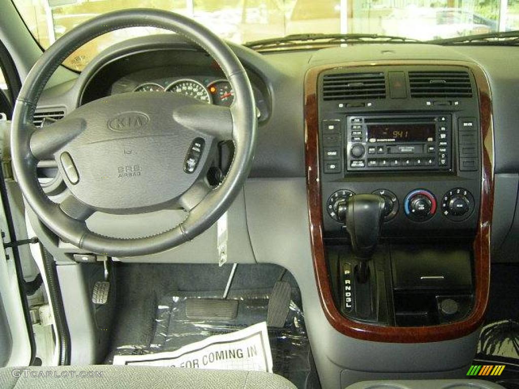 2003 Sedona EX - Clear White / Gray photo #19