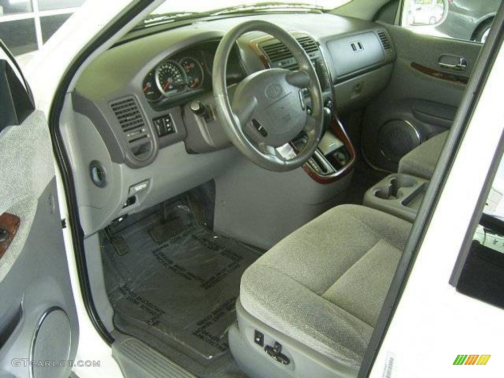 2003 Sedona EX - Clear White / Gray photo #25