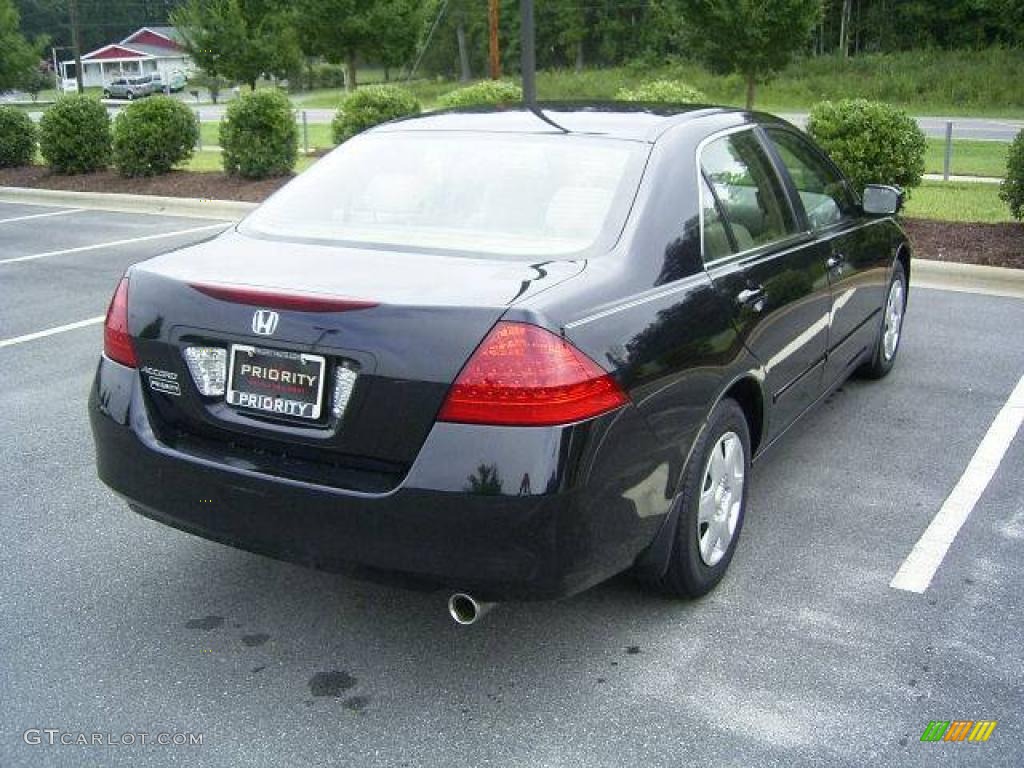 2006 Accord LX Sedan - Nighthawk Black Pearl / Ivory photo #4