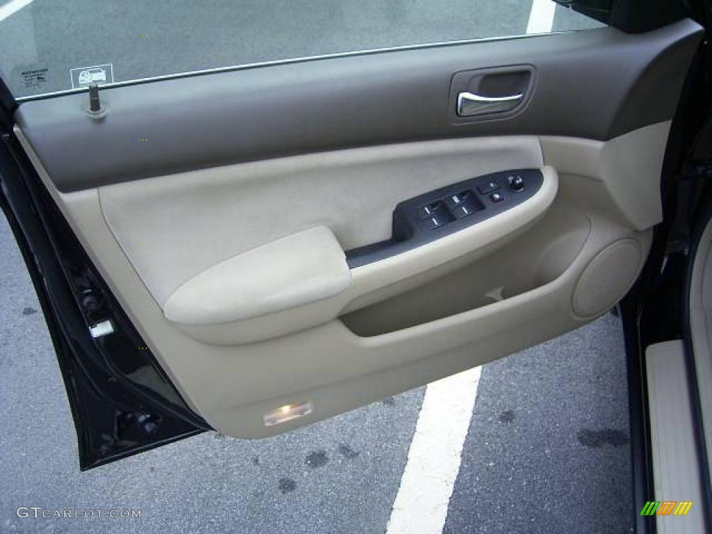 2006 Accord LX Sedan - Nighthawk Black Pearl / Ivory photo #7