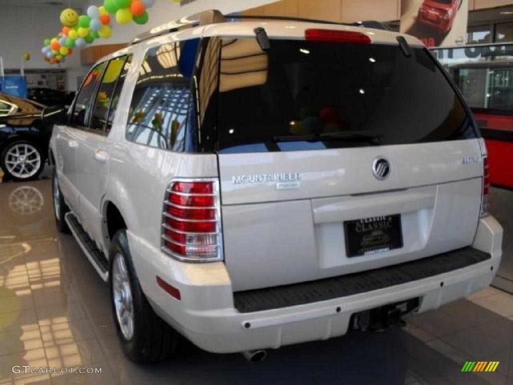 2005 Mountaineer V8 Premier AWD - Ivory Parchment Tri-Coat / Medium Dark Parchment photo #2