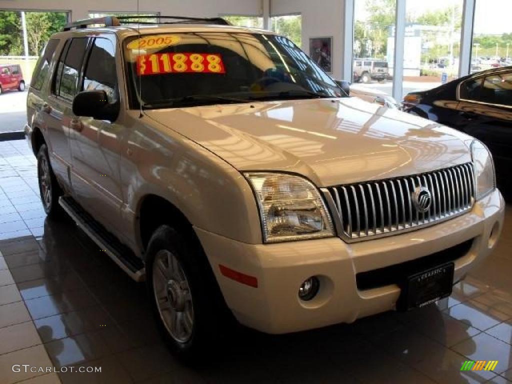 2005 Mountaineer V8 Premier AWD - Ivory Parchment Tri-Coat / Medium Dark Parchment photo #4