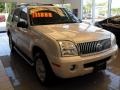 2005 Ivory Parchment Tri-Coat Mercury Mountaineer V8 Premier AWD  photo #4