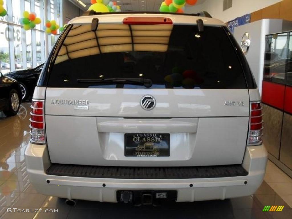 2005 Mountaineer V8 Premier AWD - Ivory Parchment Tri-Coat / Medium Dark Parchment photo #6