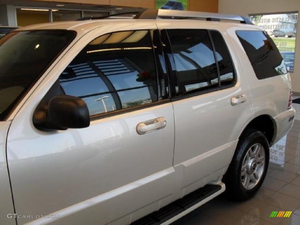 2005 Mountaineer V8 Premier AWD - Ivory Parchment Tri-Coat / Medium Dark Parchment photo #8